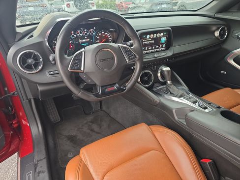Used 2018 Chevrolet Camaro SS RWD image 10