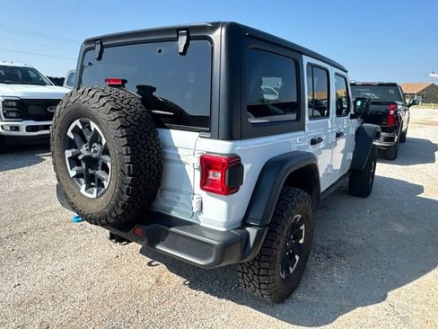 Used 2024 Jeep Wrangler Unlimited Rubicon 4xe AWD/4WD image 5