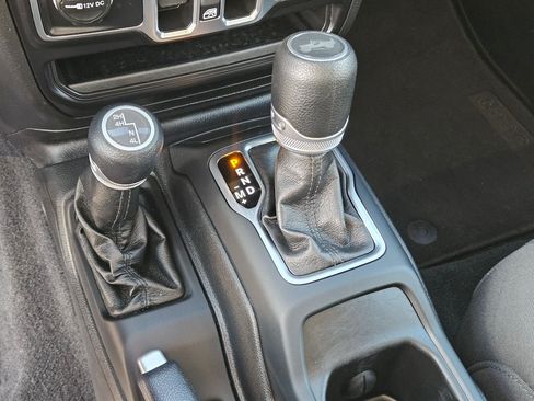 Used 2021 Jeep Wrangler Unlimited Sport AWD/4WD image 29