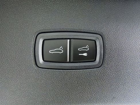 New 2026 Porsche Cayenne image 23