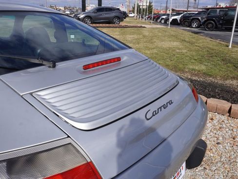Used 2001 Porsche 911 Carrera RWD image 14