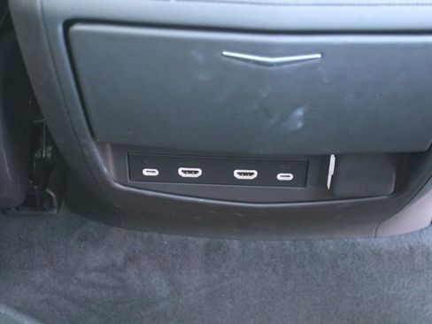 Used 2023 Cadillac Escalade Premium Luxury image 22