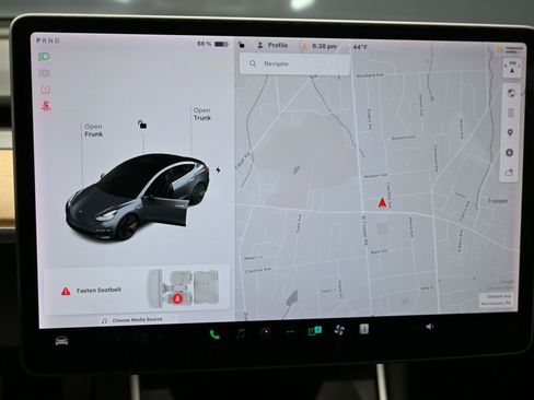 Used 2018 Tesla Model 3 Long Range image 22