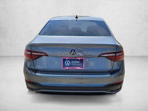 Certified 2023 Volkswagen Jetta SE FWD image 7