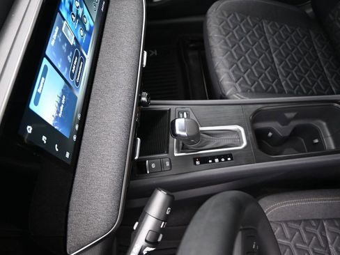 Used 2026 Nissan Kicks SV image 17