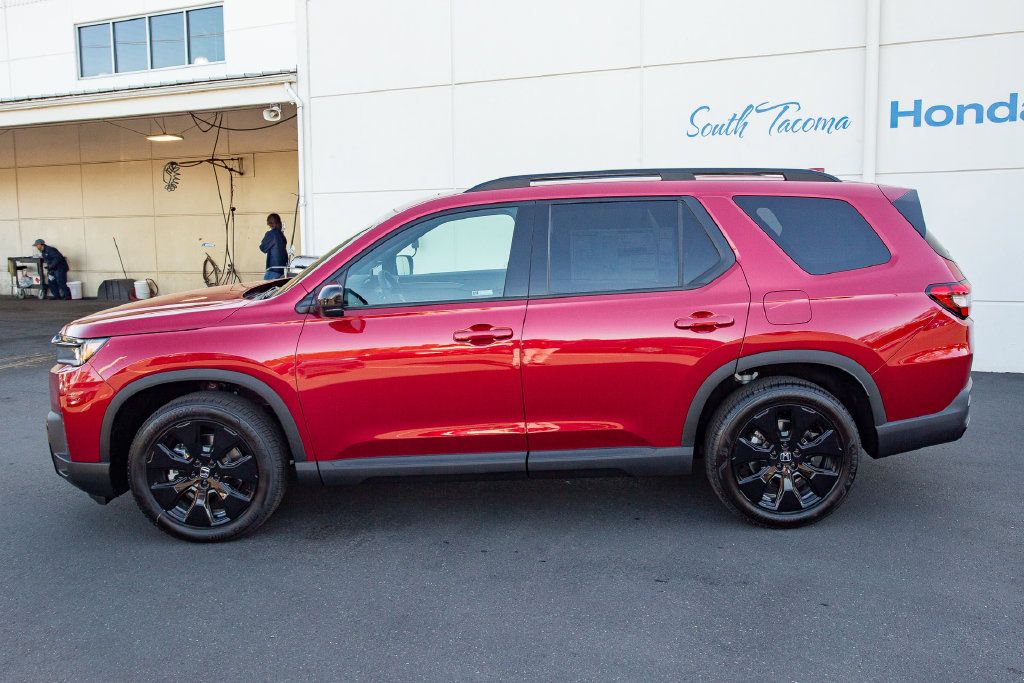 New 2026 Honda Pilot Black Edition image 9