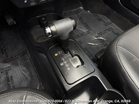 Used 2010 Volkswagen Beetle Convertible image 17