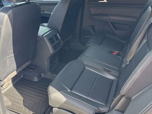 Used 2022 Volkswagen Atlas Cross Sport SEL image 3