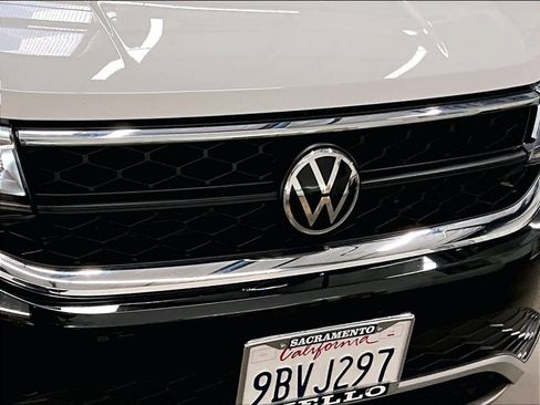 Used 2022 Volkswagen Taos SE image 33