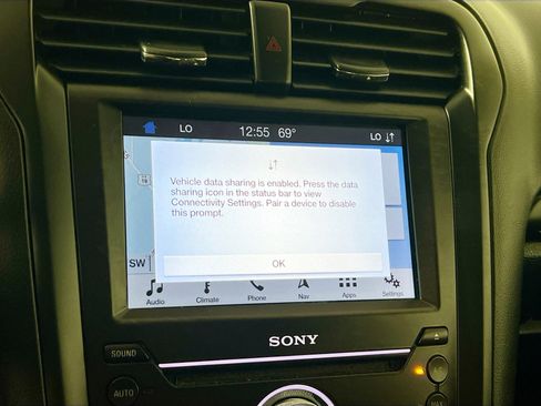 Used 2019 Ford Fusion Titanium image 28