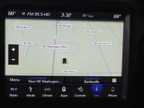 Used 2018 Jeep Wrangler Unlimited Sahara AWD/4WD image 35