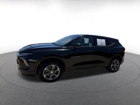 Used 2026 Chevrolet Blazer LT FWD image 8