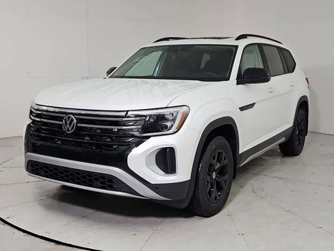 New 2026 Volkswagen Atlas Peak Edition AWD/4WD image 1
