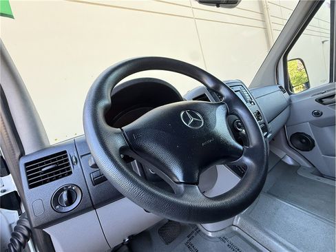 Used 2016 Mercedes-Benz Sprinter 2500 image 16