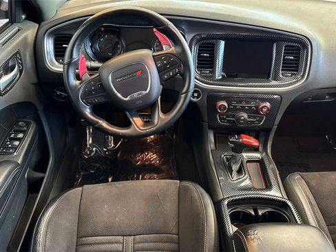 Used 2018 Dodge Charger R/T image 11