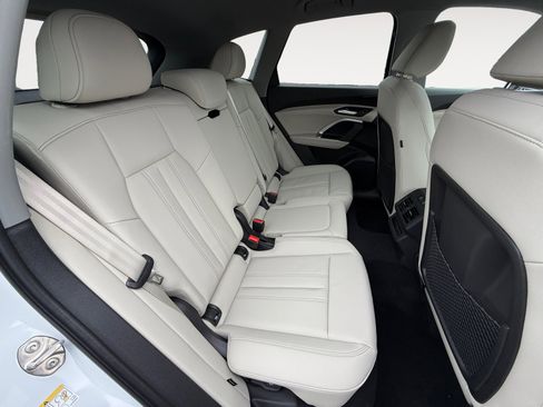 New 2025 Audi Q5 Premium image 18