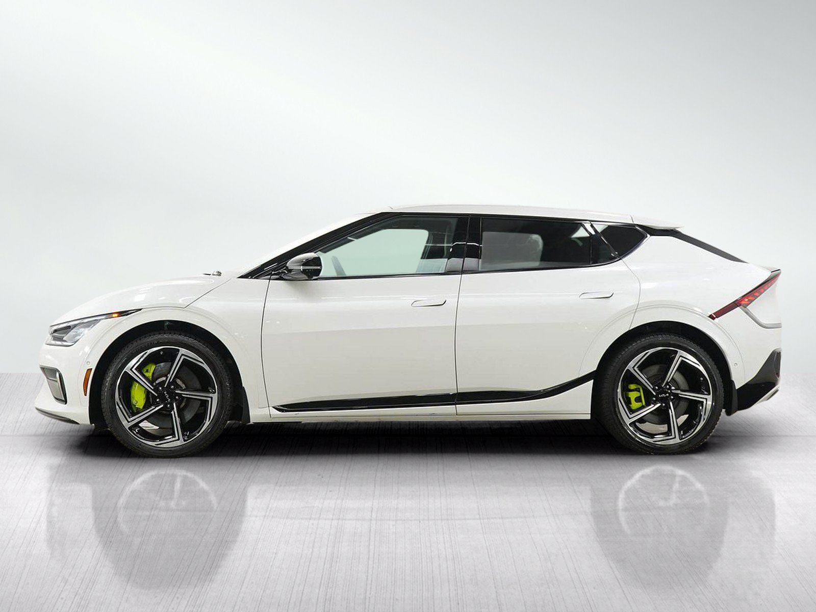 Used 2023 Kia EV6 GT AWD/4WD image 2