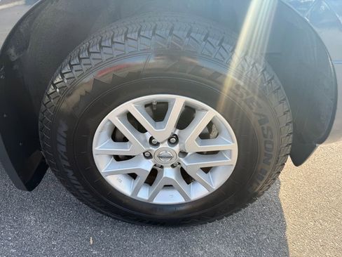Used 2017 Nissan Frontier SV image 9