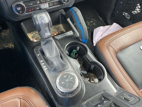 Used 2023 Ford Bronco Outer Banks AWD/4WD image 12