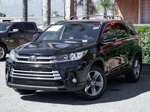Used 2018 Toyota Highlander Limited Platinum AWD/4WD image 4