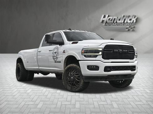 Used 2022 RAM 3500 Laramie AWD/4WD image 2