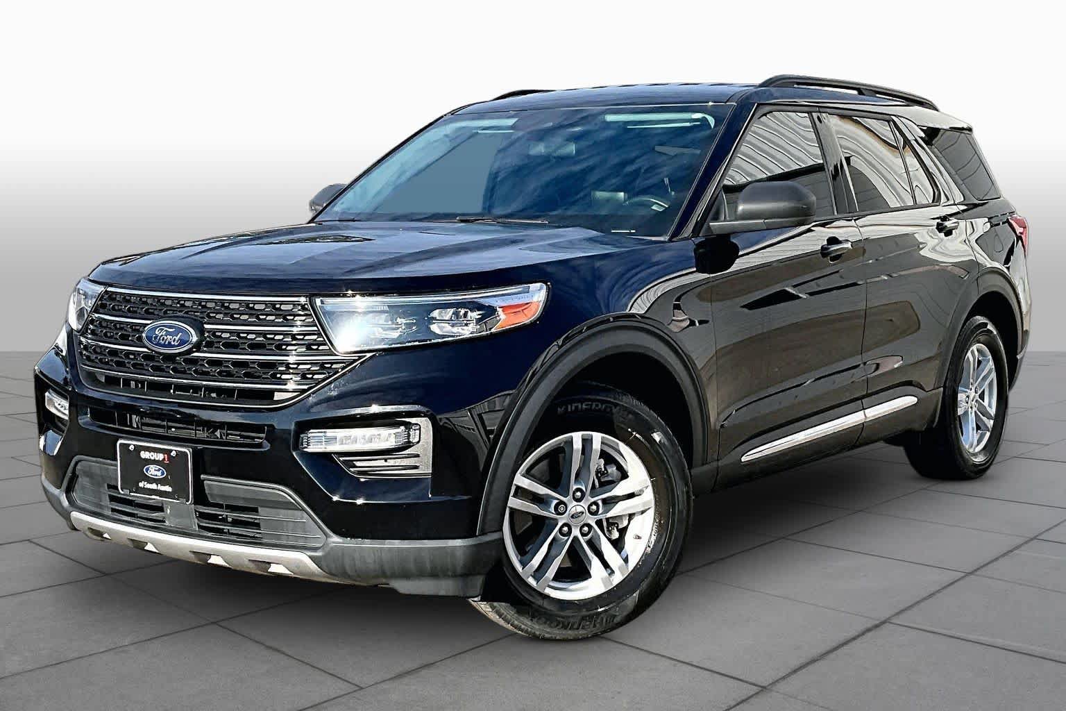 Used 2023 Ford Explorer XLT w/ Equipment Group 202A RWD image 38