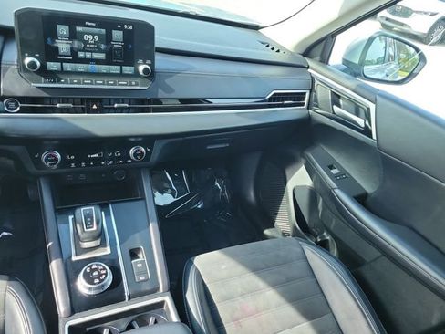 Used 2024 Mitsubishi Outlander SE AWD/4WD image 19