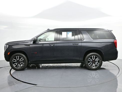 Used 2023 GMC Yukon XL AT4 w/ AT4 Premium Package image 4