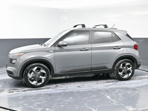 Used 2023 Hyundai Venue SEL image 6