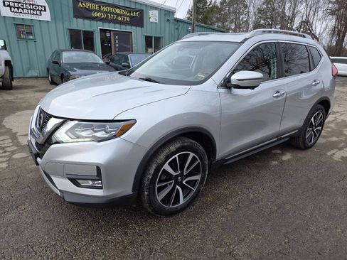 Used 2017 Nissan Rogue SL w/ SL Premium Package image 3