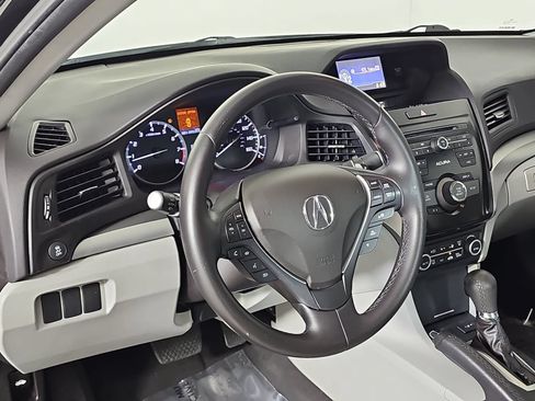 Used 2017 Acura ILX w/ AcuraWatch Plus Package FWD image 15