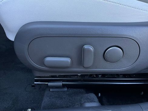 Used 2025 Hyundai Kona SEL image 10