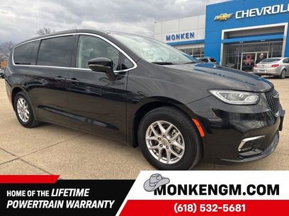 Used 2024 Chrysler Pacifica Touring-L