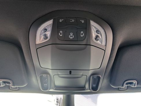 New 2026 Chrysler Pacifica Select image 32