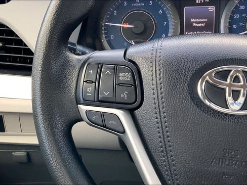 Used 2018 Toyota Sienna LE FWD image 23