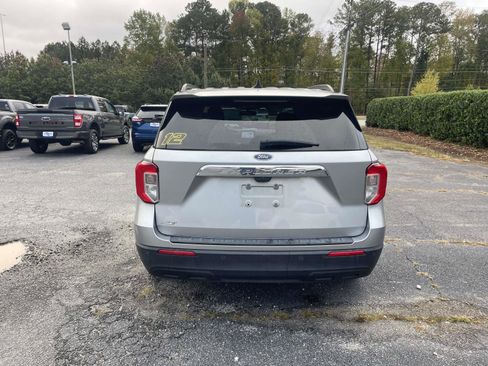Used 2022 Ford Explorer XLT image 30