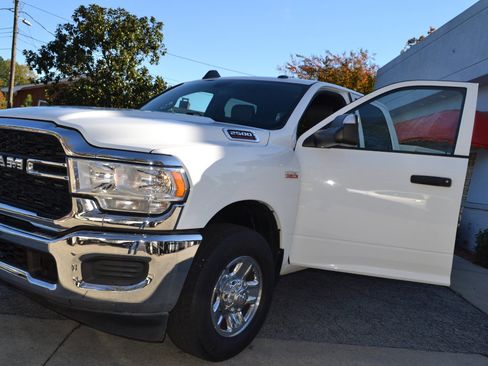 Used 2021 RAM 2500 Tradesman w/ Chrome Appearance Group image 2
