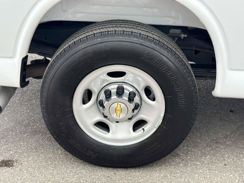 Used 2025 Chevrolet Express 3500 LT w/ LT Preferred Equipment Group RWD image 30