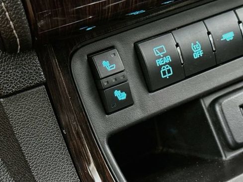 Used 2017 Chevrolet Traverse LT FWD image 20