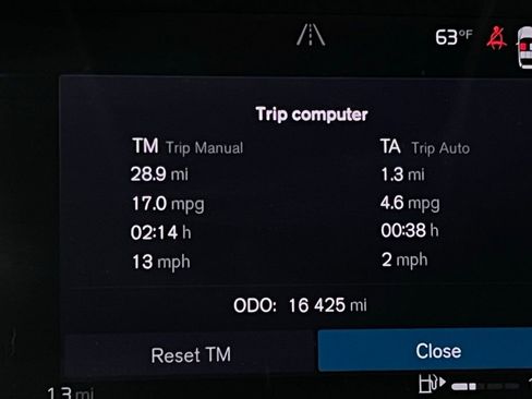 Used 2025 Volvo XC60 B5 Plus image 15