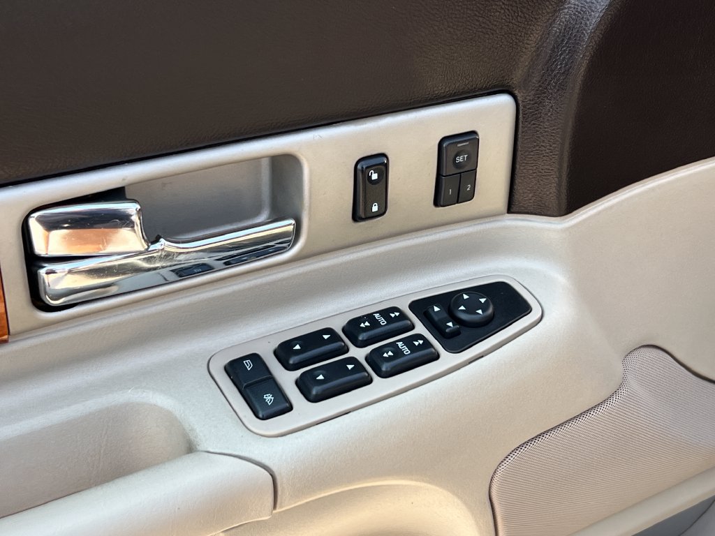 Used 2003 Lincoln LS RWD image 6