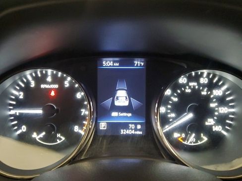 Used 2019 Nissan Rogue SV image 15