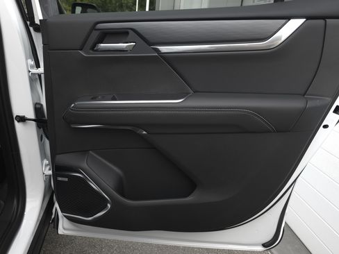 New 2026 GMC Acadia Elevation w/ Elevation Premium Package FWD image 35