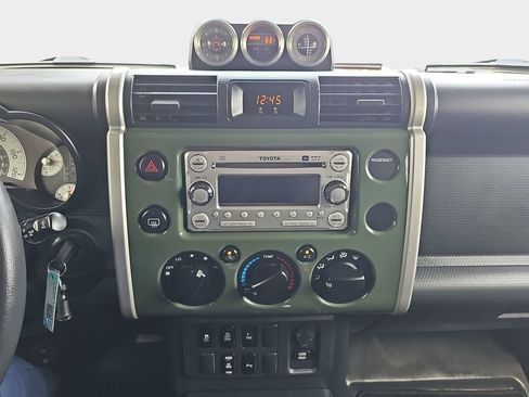 Used 2014 Toyota FJ Cruiser 4WD w/ Upgrade Package image 22