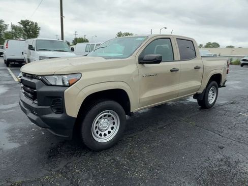 Used 2024 Chevrolet Colorado W/T RWD image 4