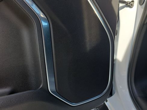 Used 2025 Chevrolet Silverado 2500 LT w/ Convenience Package image 18