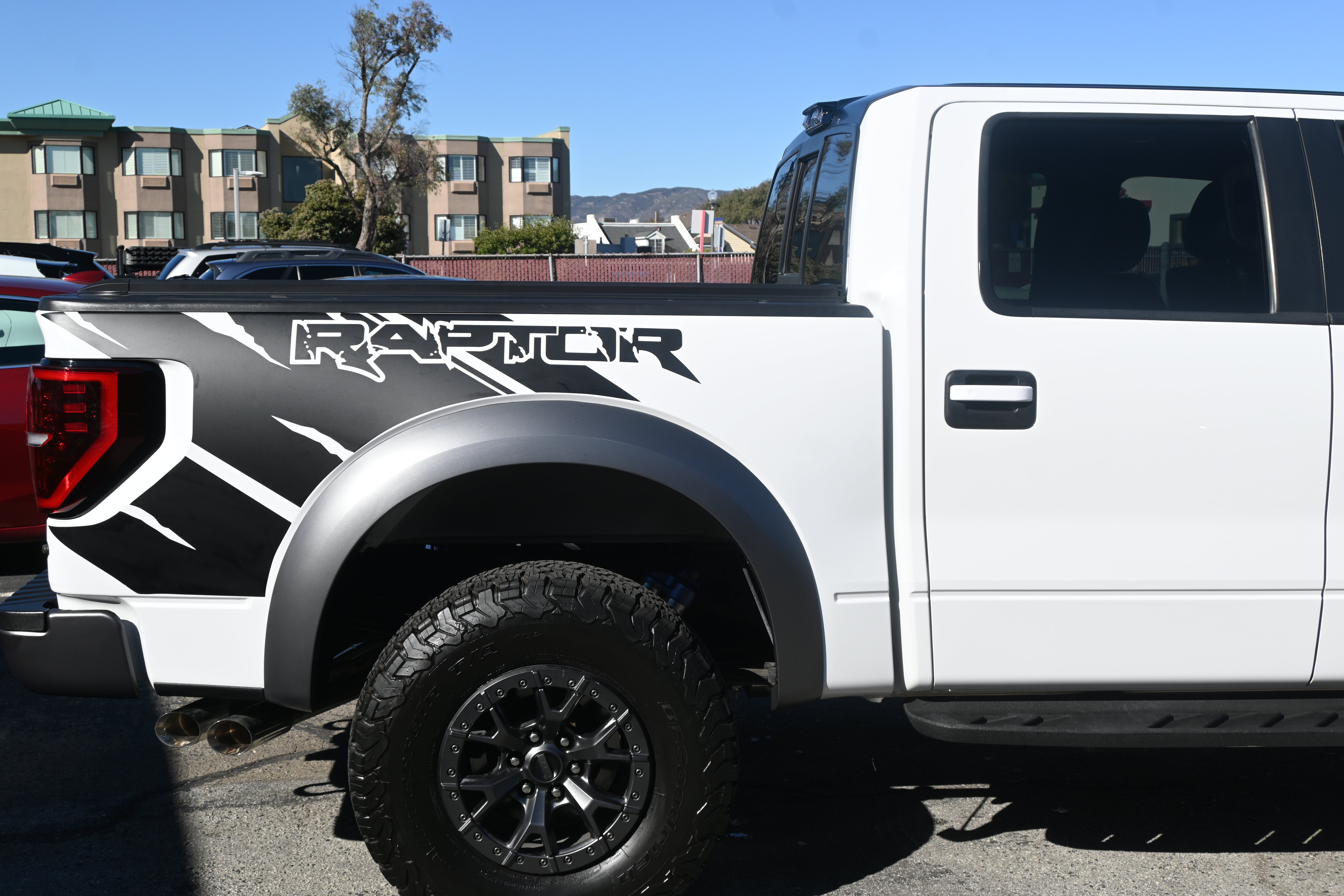 Used 2014 Ford F150 Raptor w/ Equipment Group 801A Luxury AWD/4WD image 28