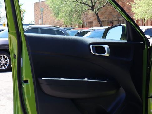 Used 2021 Hyundai Venue SEL FWD image 36