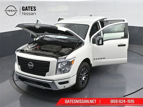 Used 2024 Nissan Titan SV w/ SV Convenience Package image 48