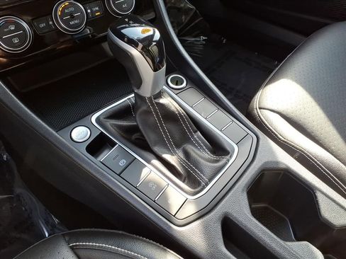 Used 2024 Volkswagen Jetta SE image 21